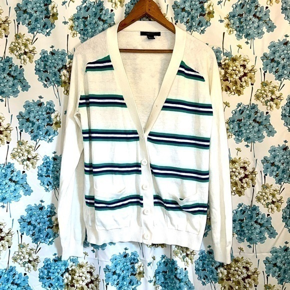 Forever 21 Sweaters - Forever 21 stripped white cardigan